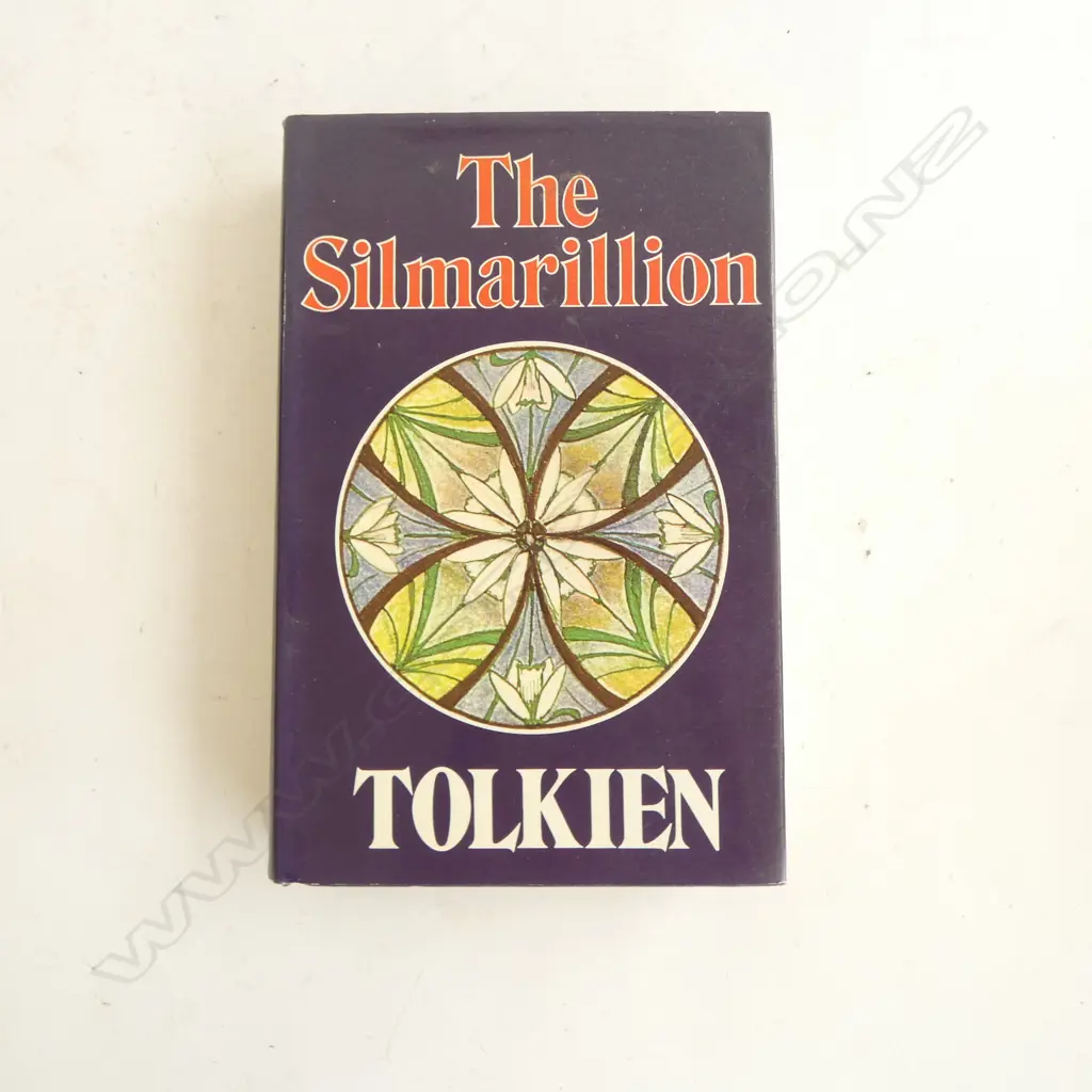 COLLECTION OF 10 BOOKS CONCERNING J.R.R. TOLKIEN AND HIS WORKS INCLUDING THE SILMARILLION Image 1++