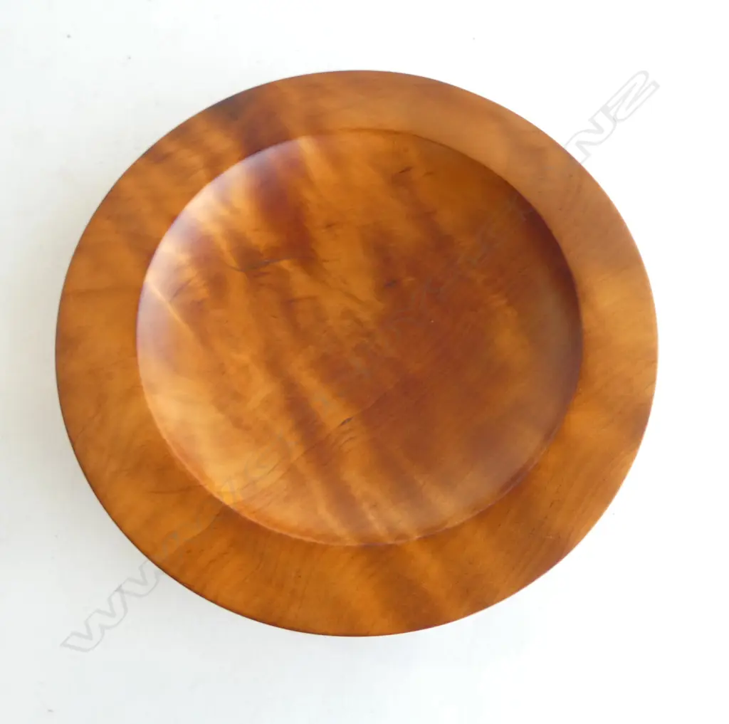 N.Z. KAURI TURNED WOOD BOWL by RUPERT NEWBOLD Dia.290mm Image 1++