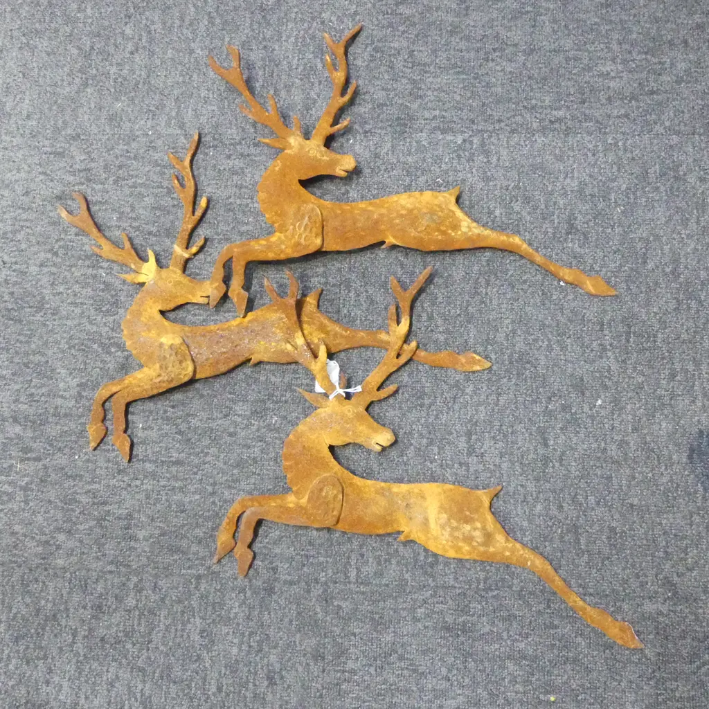 3 RUSTED WROUGHT IRON STAG ORNAMENTS L.440mm Image 1++