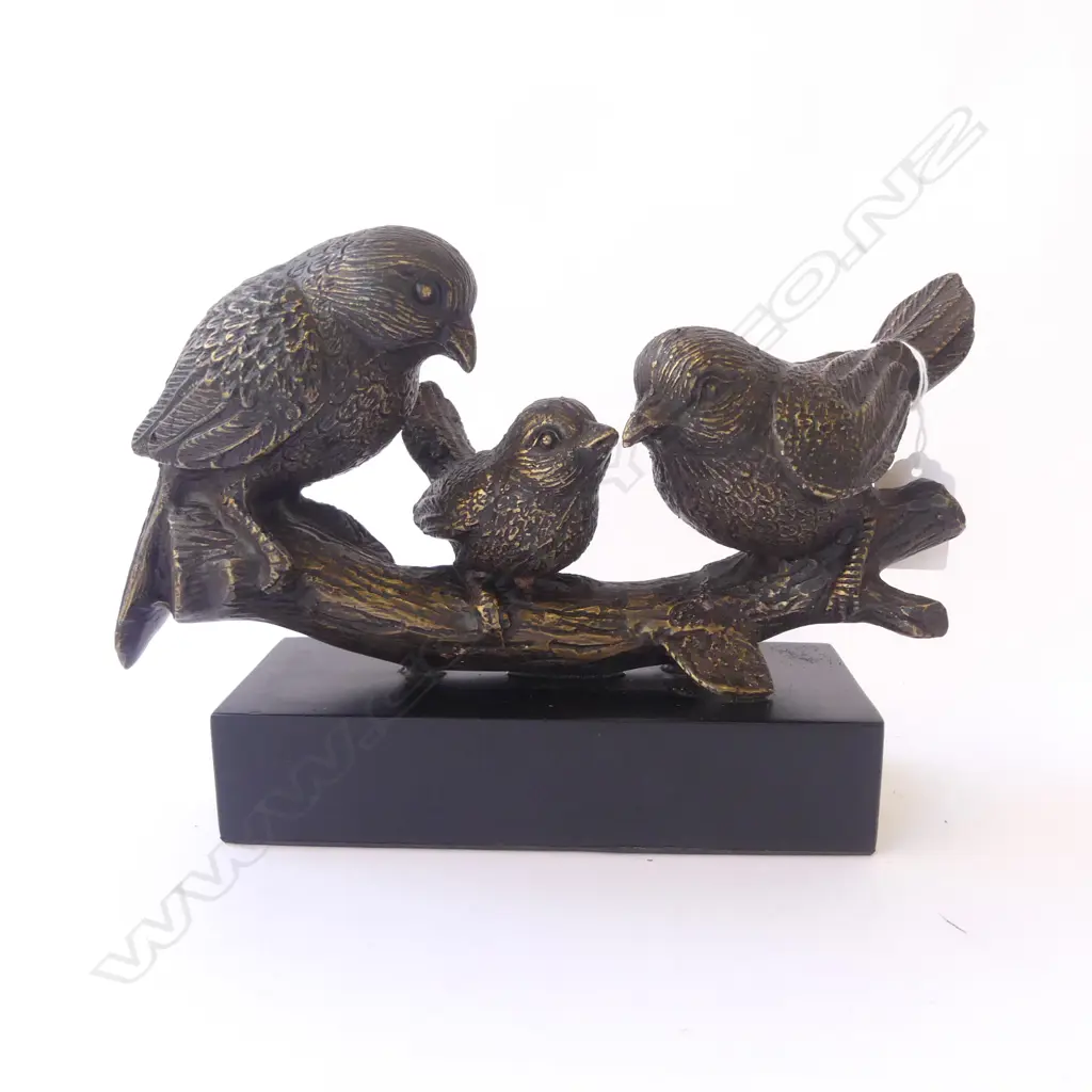 3 BIRDS ON A BRANCH, BRASS W.250mm Image 1++