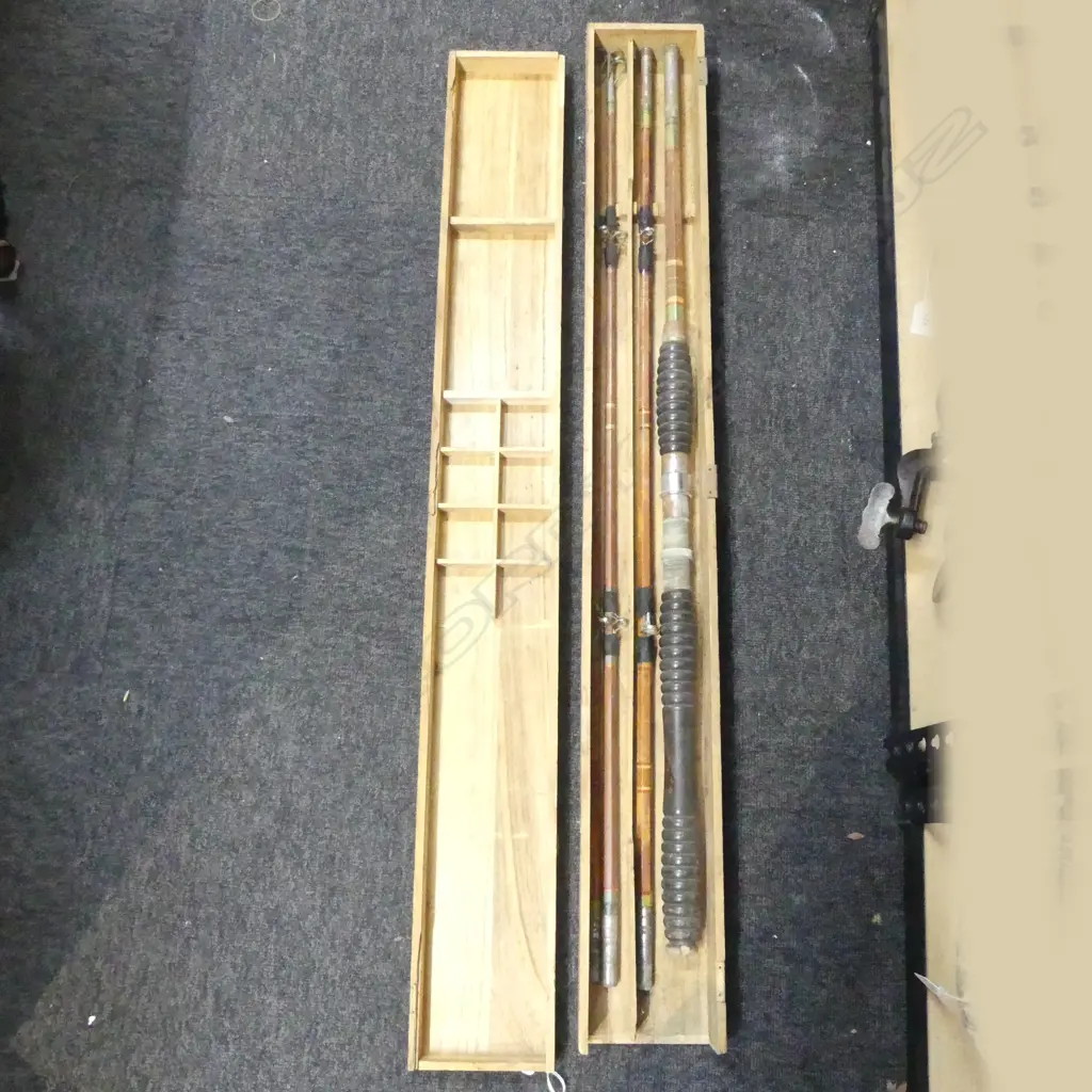 4 PART SPLIT CANE FISHING ROD, BOX AF Image 1++