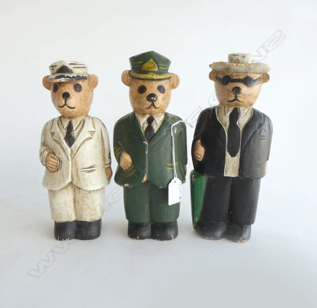 3 WOOD CARVED BEAR ORNAMENTS H.255mm Image 1++