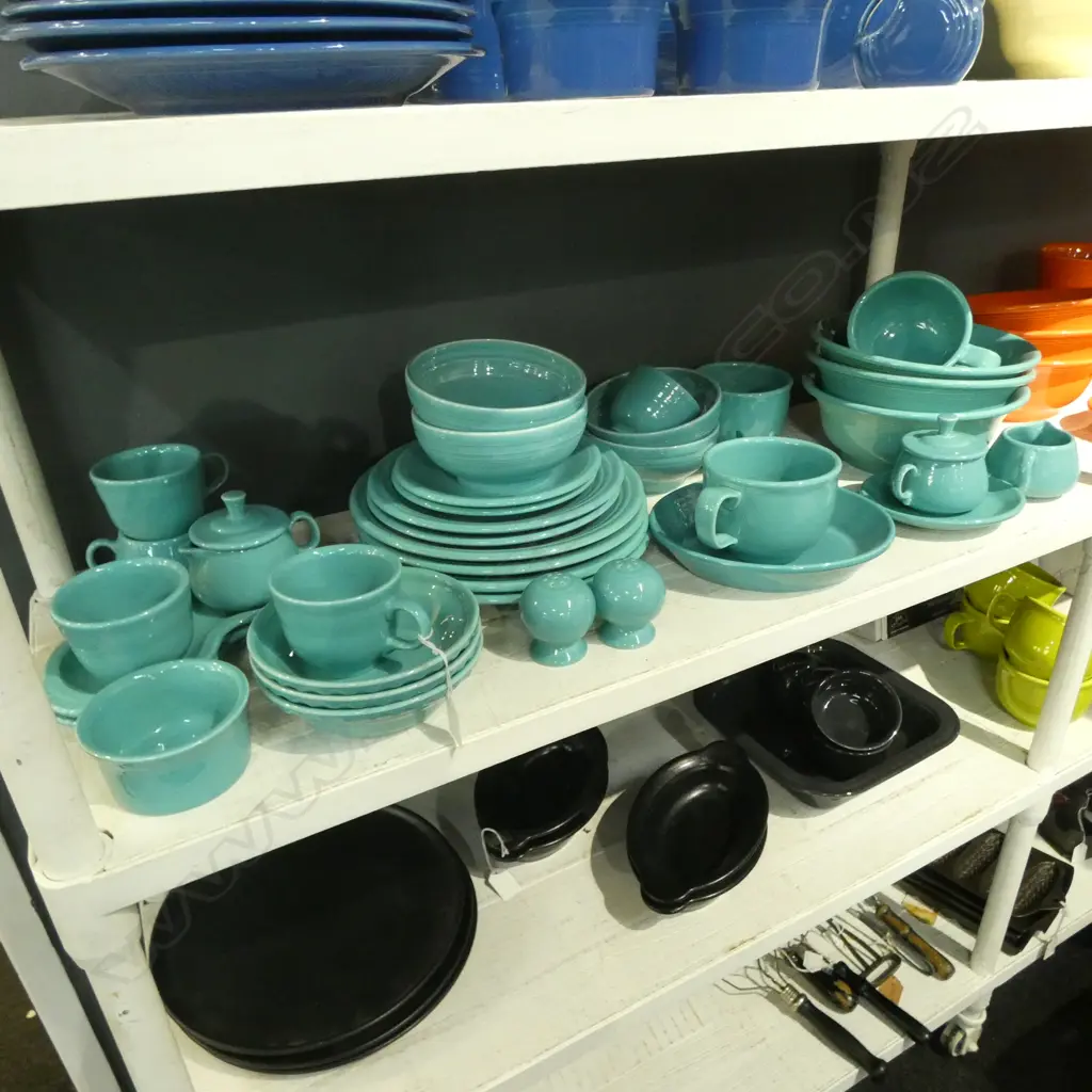 FIESTA U.S.A TURQOUISE GLAZED TEA/DINNER CHINA  Image 1++