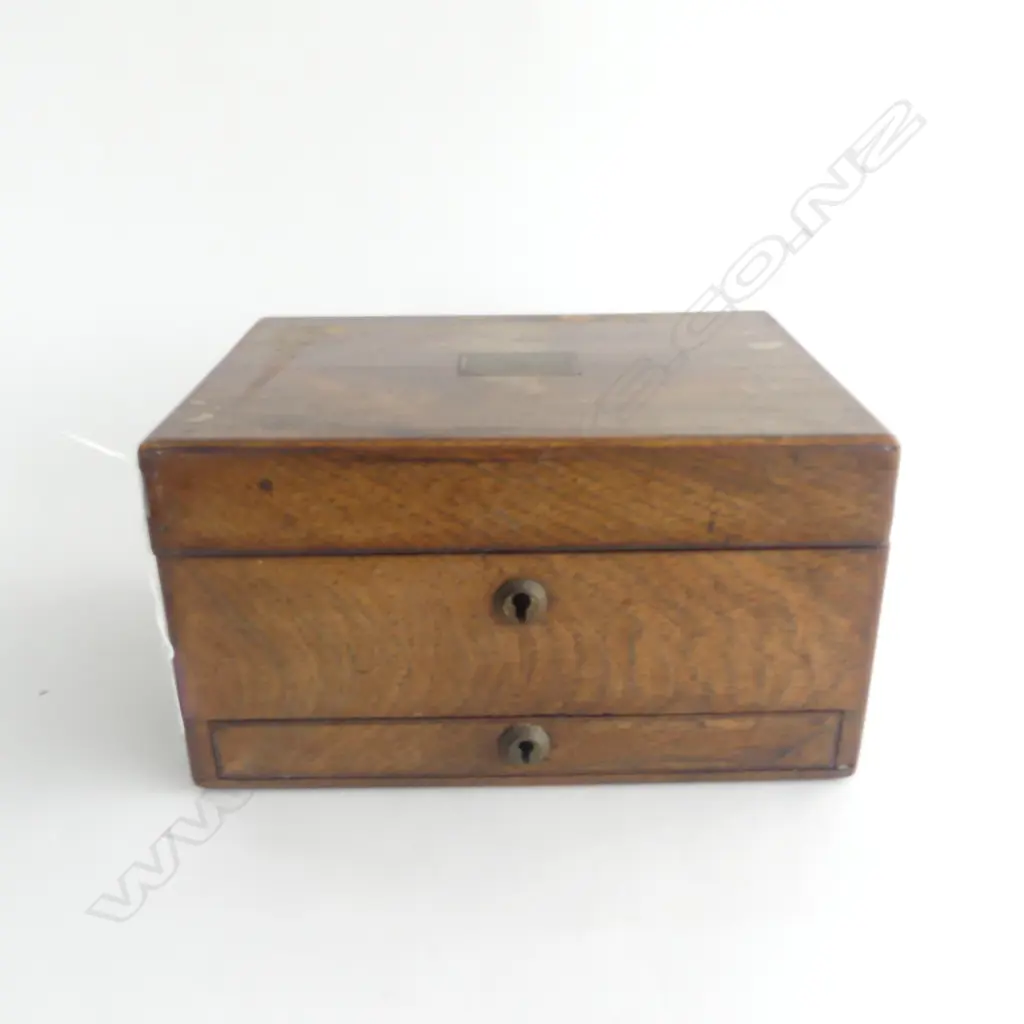 ANTIQUE MAHOGANY DRESSING CASE 305x230x165mm Image 1++