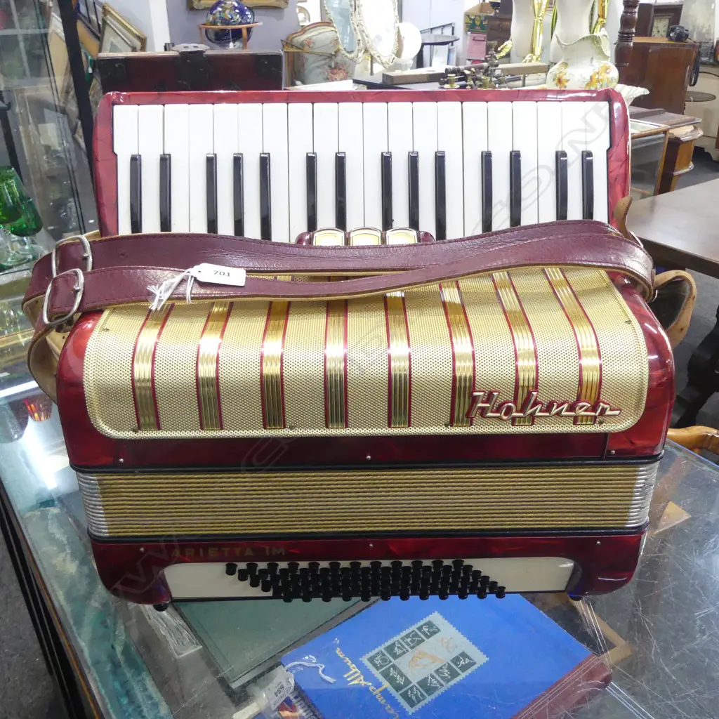 HOHNER ARIETTA IM ACCORDION Image 1++