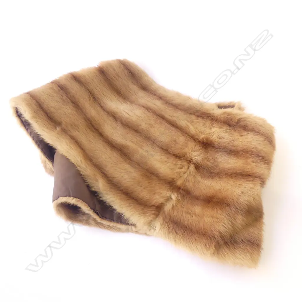 VINTAGE FUR STOLE Image 1++