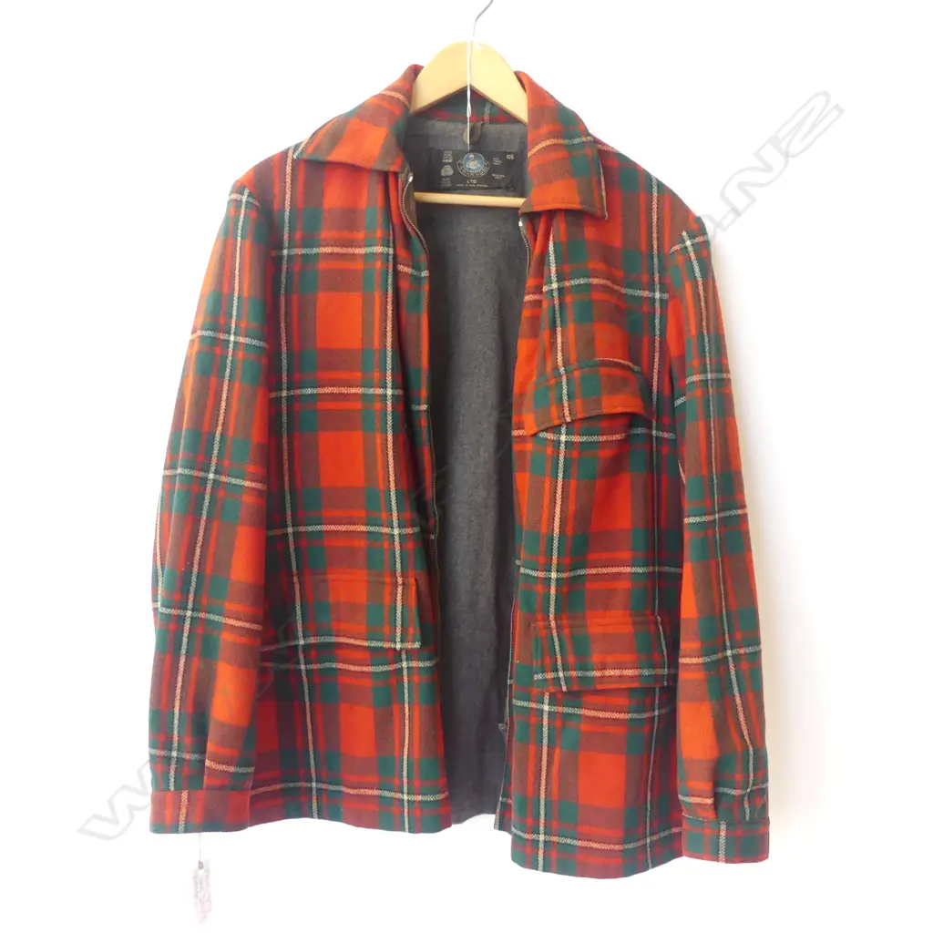 VINTAGE 'SWANNDRI' RED TARTAN JACKET WITH GREY WOOL LINING Image 1++