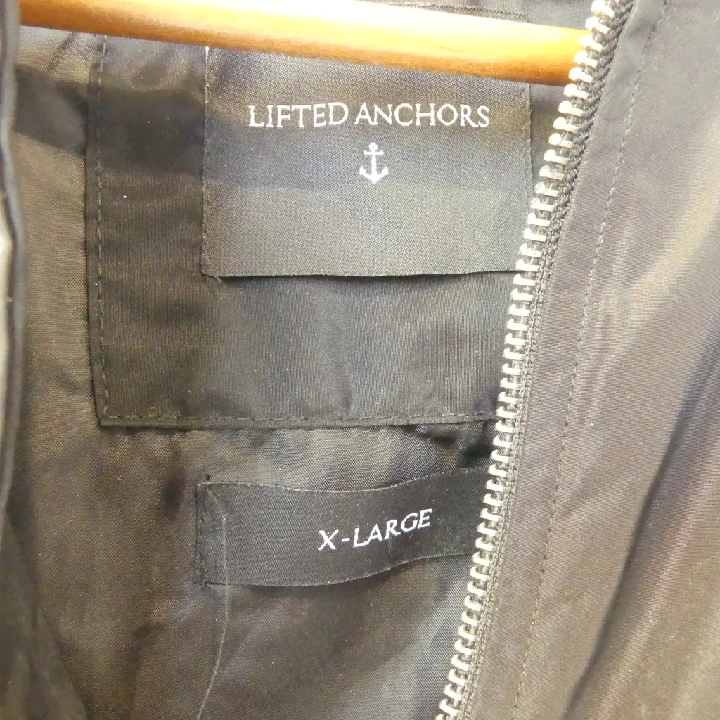 BLACK POLY JACKET WITH EMBROIDERED ROSES' XL Image 1++