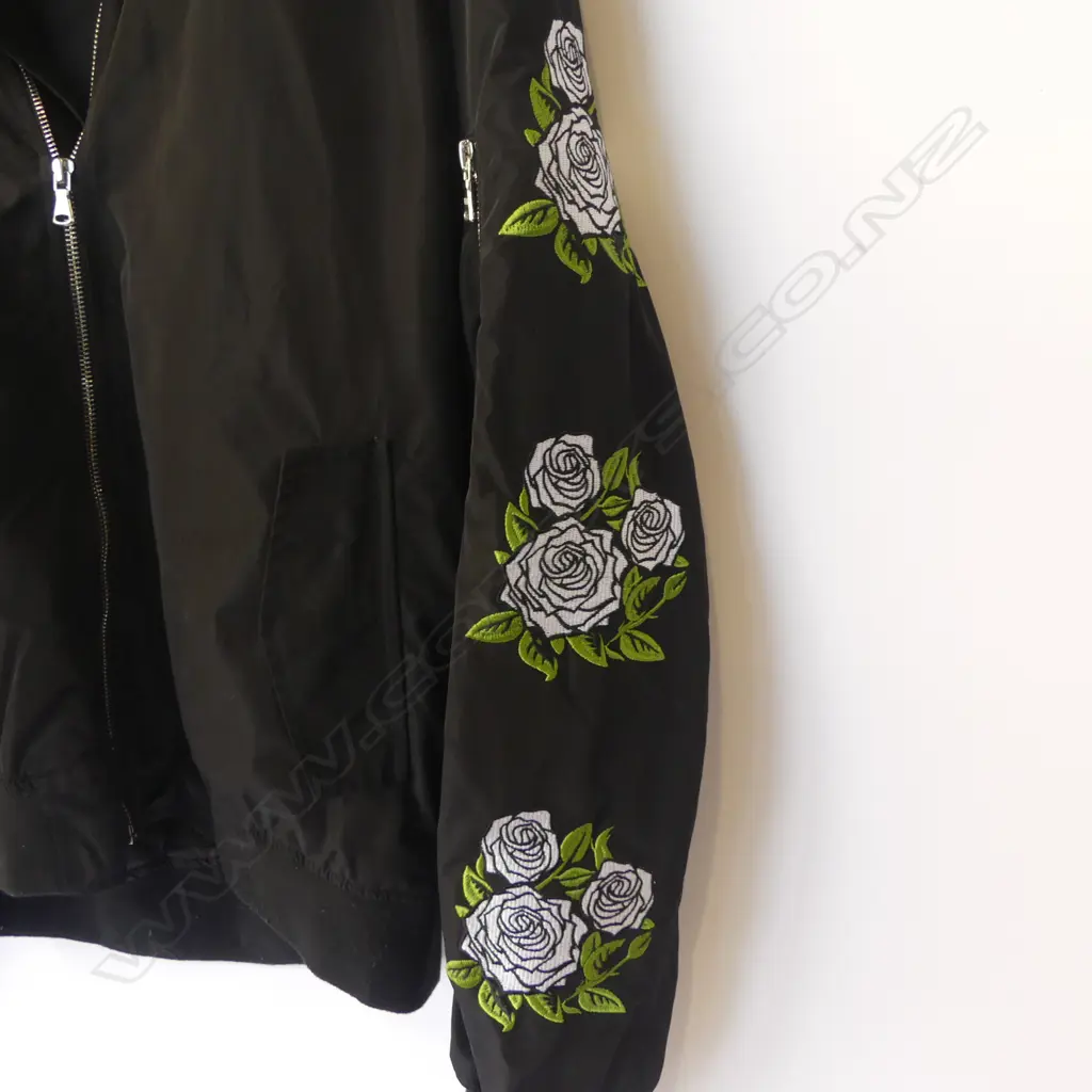 BLACK POLY JACKET WITH EMBROIDERED ROSES' XL Image 1++