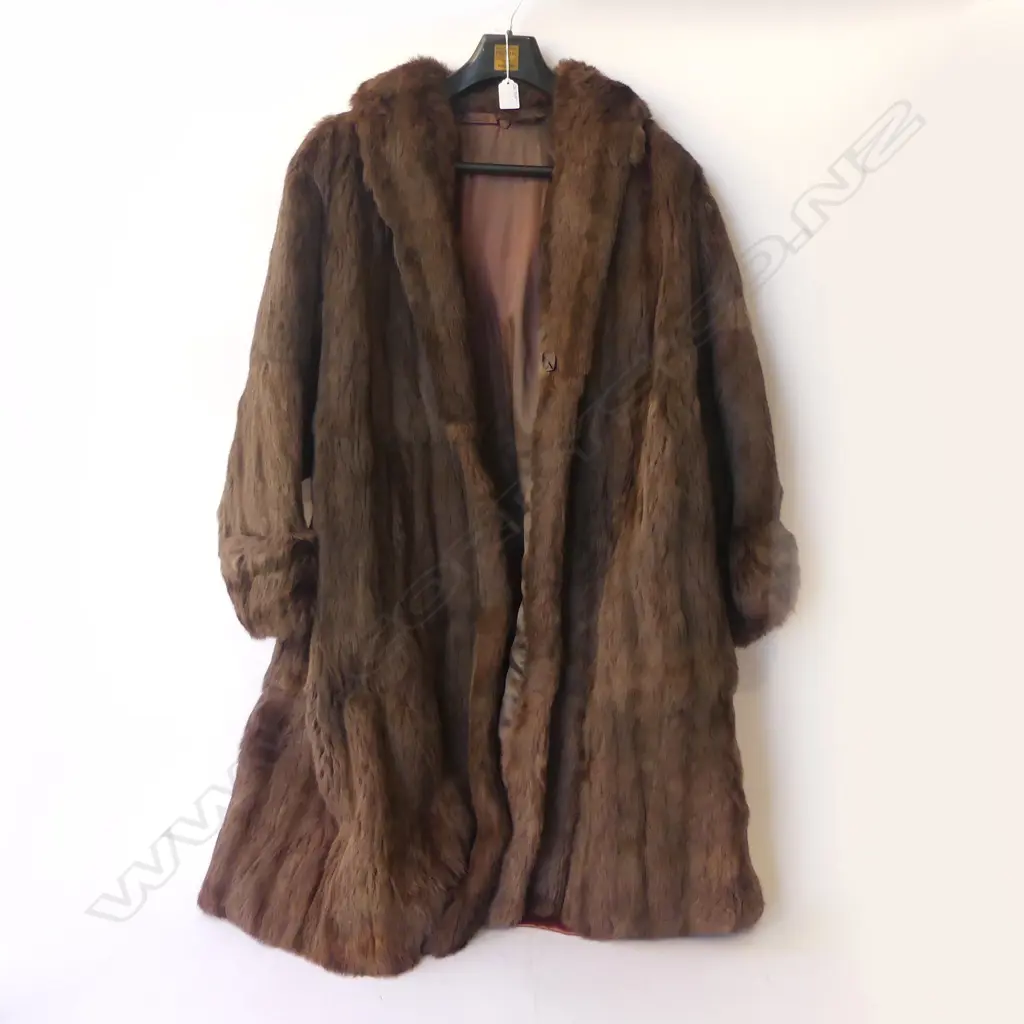 FULL LENGTH MUSQUASH RABBIT FUR COAT SIZE M/L Image 1++