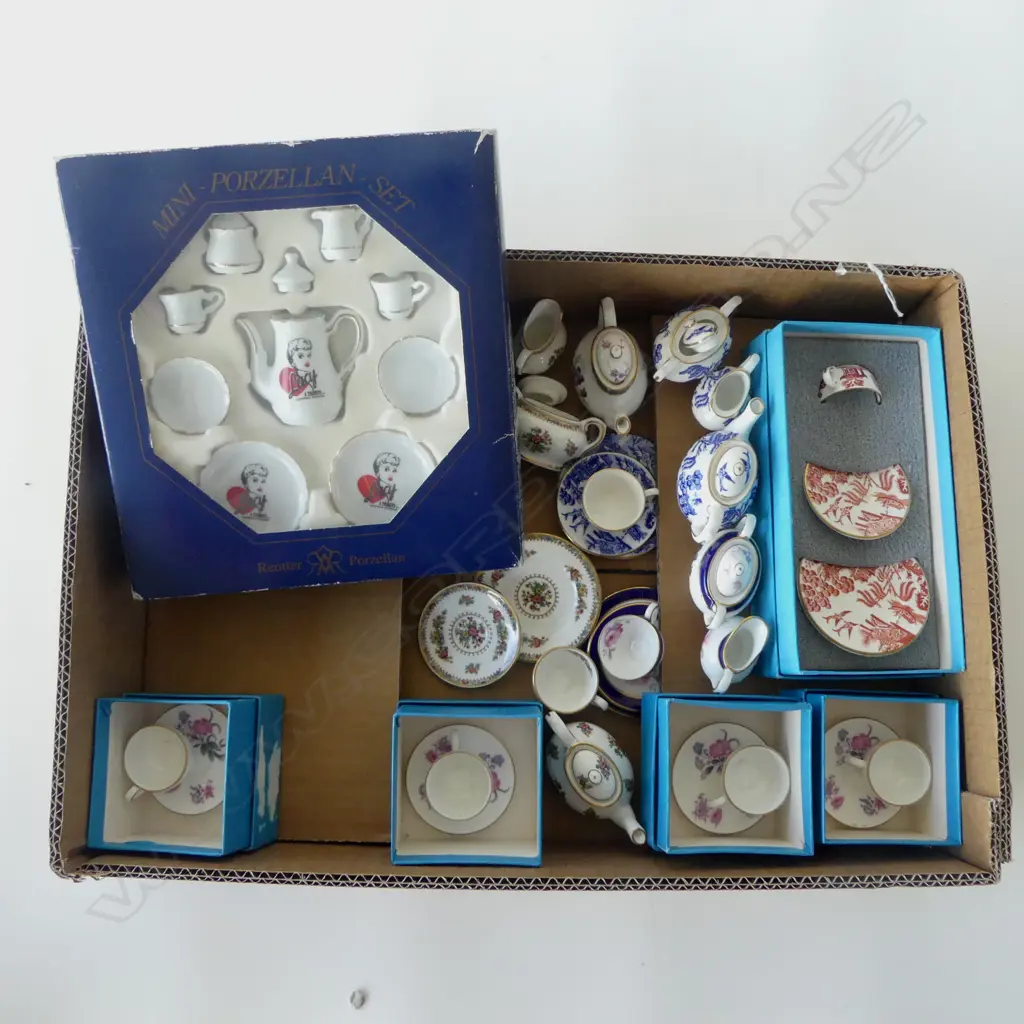 COLLECTION OF MINITURE COALPORT CHINA & BOXED REUTTER MINI COFFEE SET Image 1++