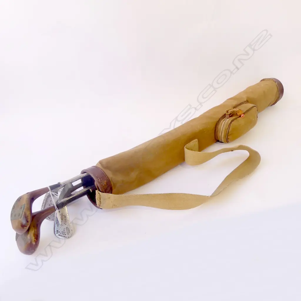 VINTAGE LEATHER & CANVAS GOLF BAG H770MM & 7 CLUBS Image 1++