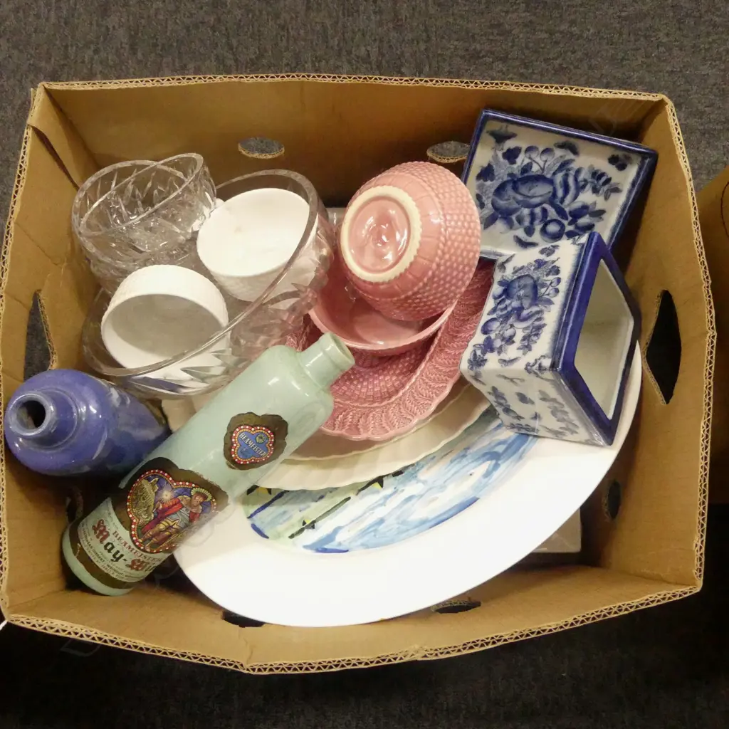 ASST. CHINA; PLATTERS, PORTUGUESE MAJOLICA, CRYSTAL BOWLS ETC Image 1++