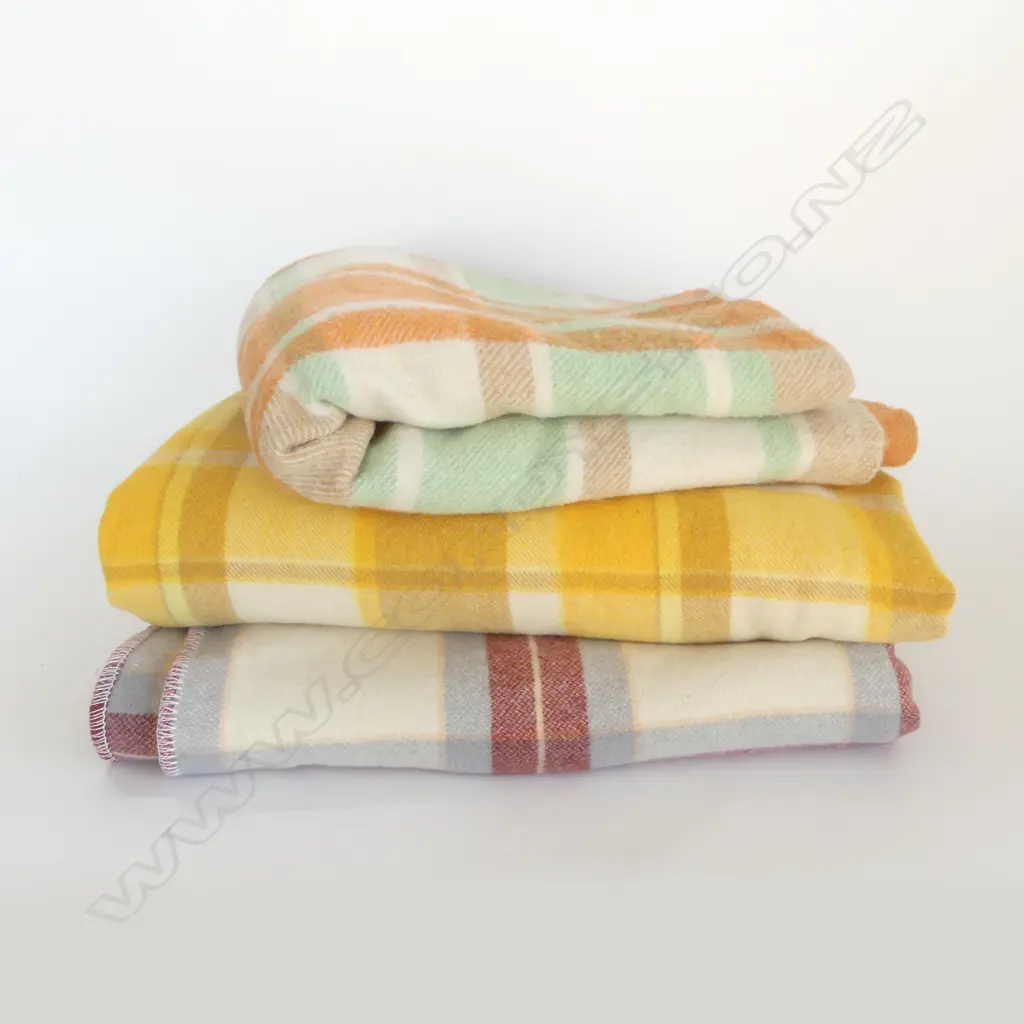 3 WOOL BLANKETS, 1 ONEHUNGA PRINCESS w. TIKI LABEL Image 1++