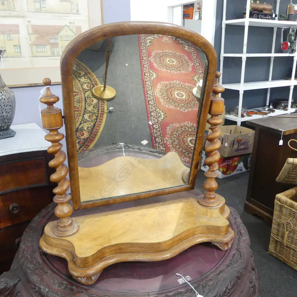 VICT MAHOGANY DRESSINGTABLE MIRROR H680 W730MM Image 1++