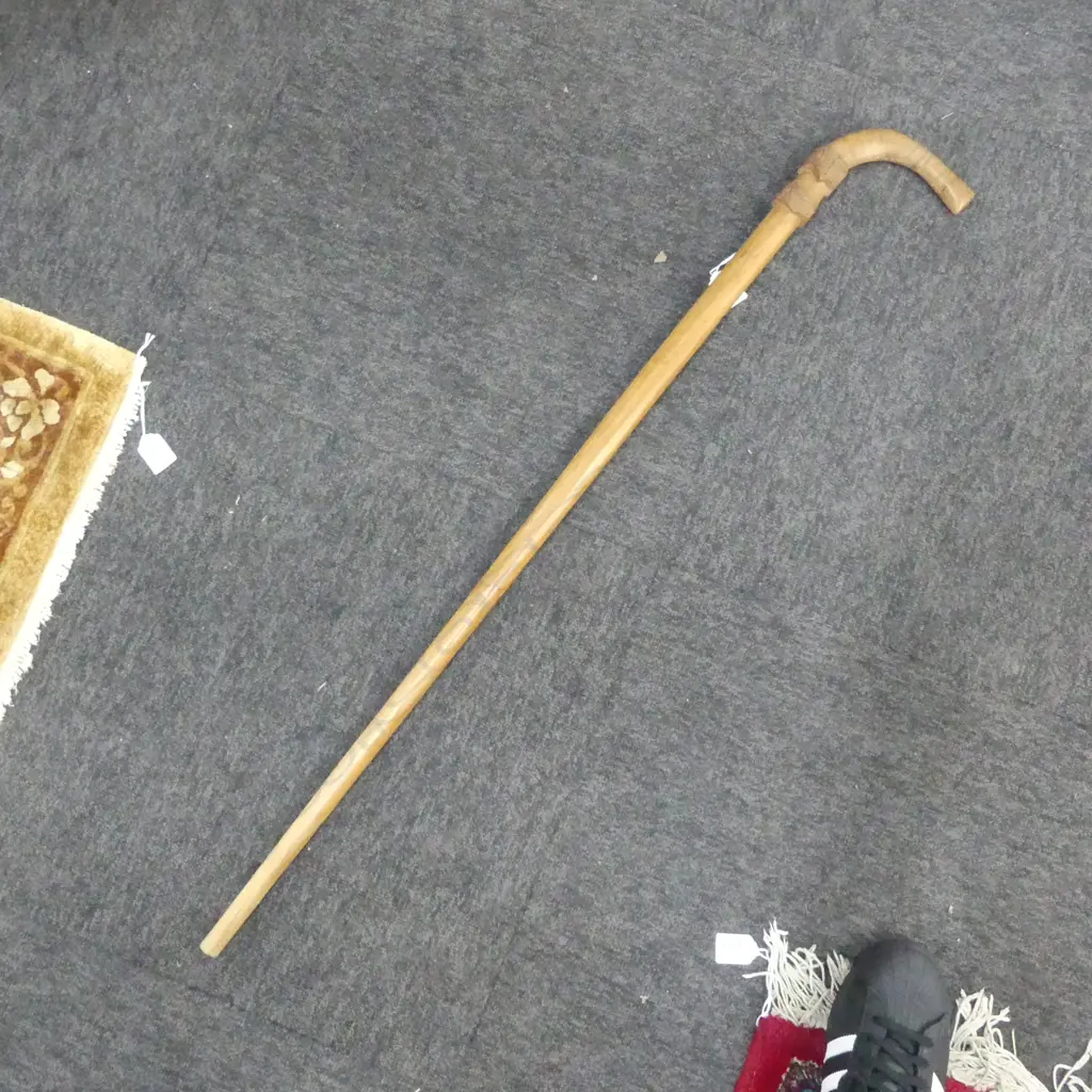VINTAGE MAORI CARVED WALKING STICK Image 1++