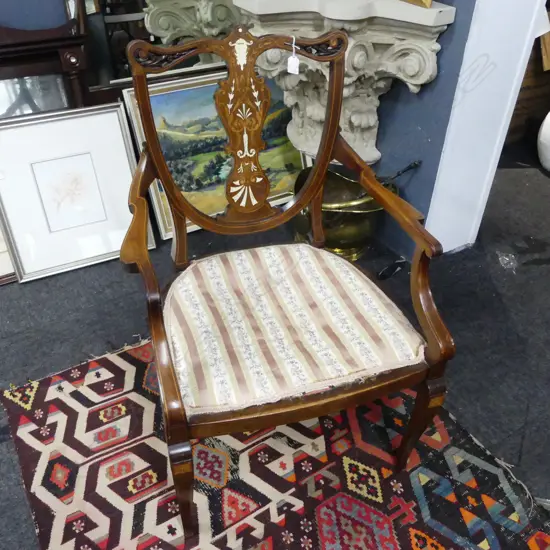 EDWARDIAN SHERATON REVIVAL HEPPELWHITE STYLE CARVER CHAIR WITH IVORY INLAID SPLAT, SOME REPAIRS. H. 860mm