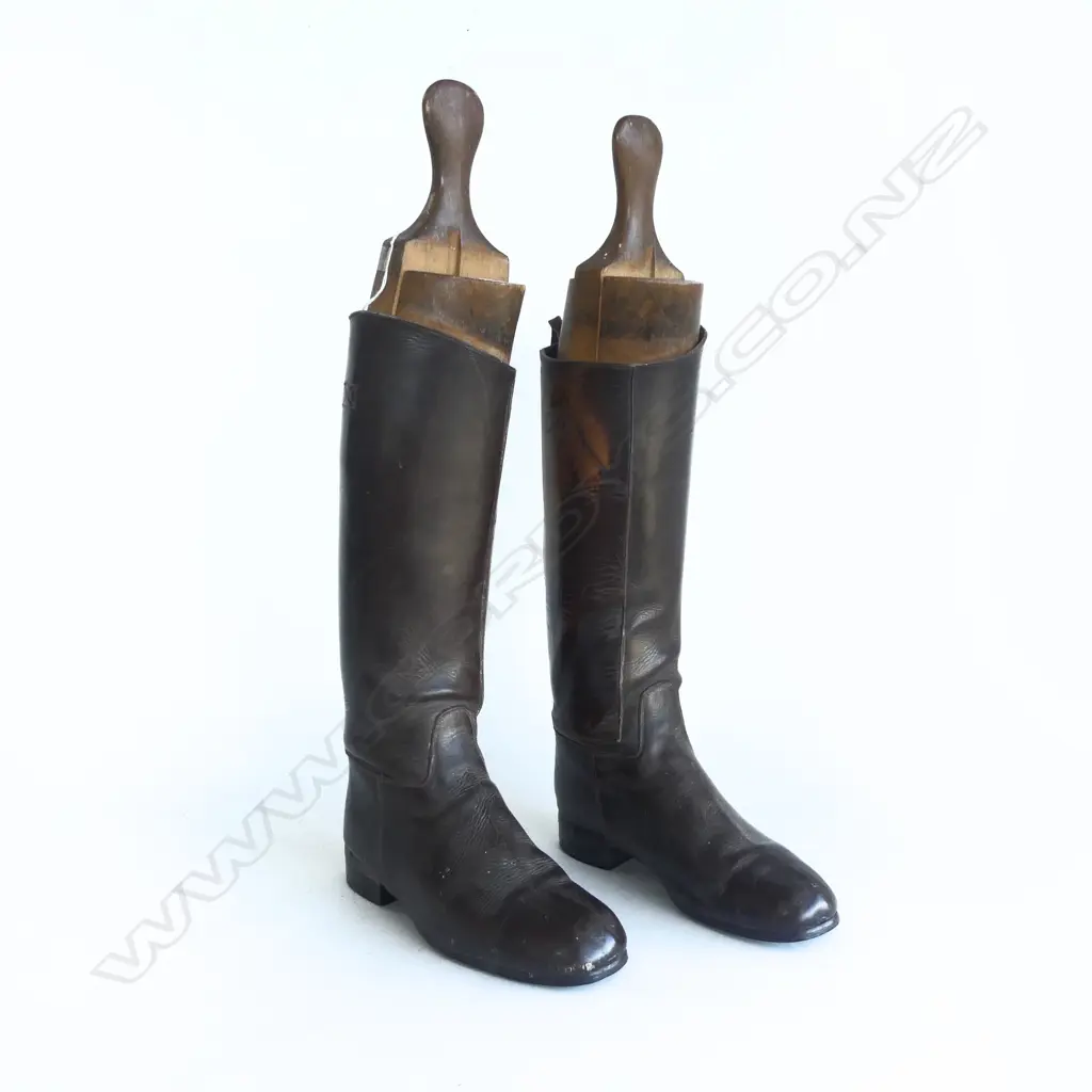 20thC HORSE RIDING BOOTS, SIZE 12, IN FULL LENGTH BOOT TREES, GOOD CONDITION Image 1++