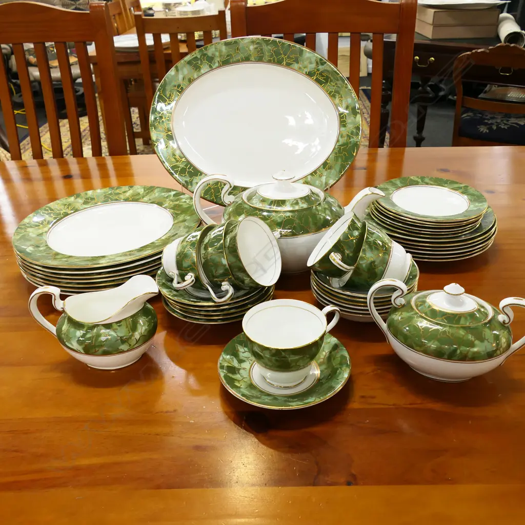 AYNSLEY PART DINNER & TEASET ONYX PAT Image 1++
