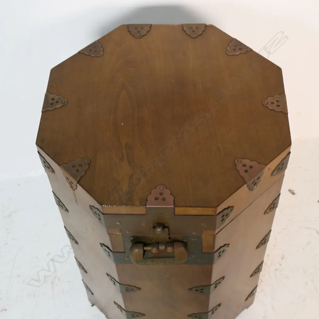 ORIENTAL BOX (LOCKED, NO KEY), H.460mm Image 1++