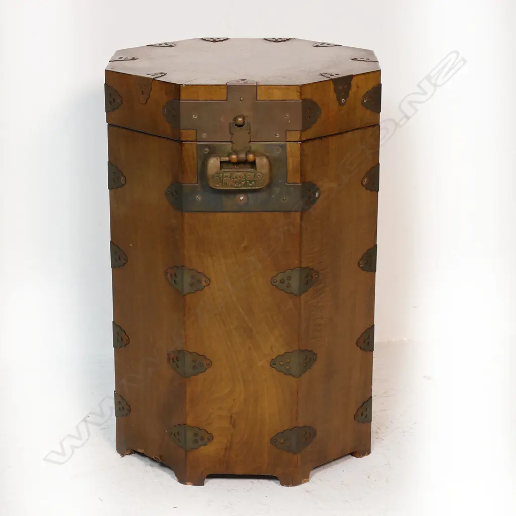 ORIENTAL BOX (LOCKED, NO KEY), H.460mm Image 1++