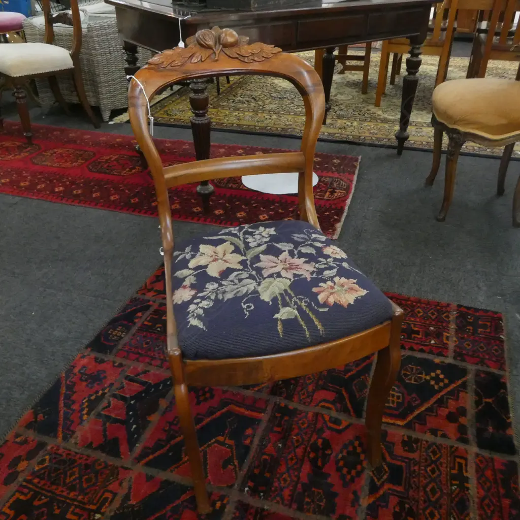 TAPESTRY BALLOON BACK CHAIR Image 1++
