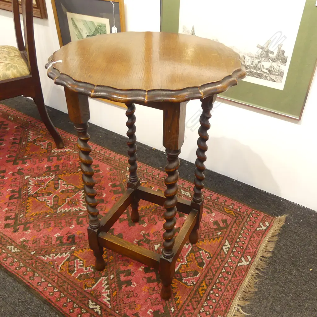 OAK BARLEY TWIST & PIE CRUST TABLE H.730mm Image 1++