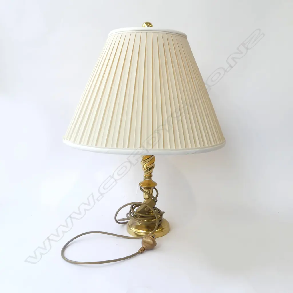 TABLE LAMP w. DOUBLE BULB FITTING H.610mm Image 1++