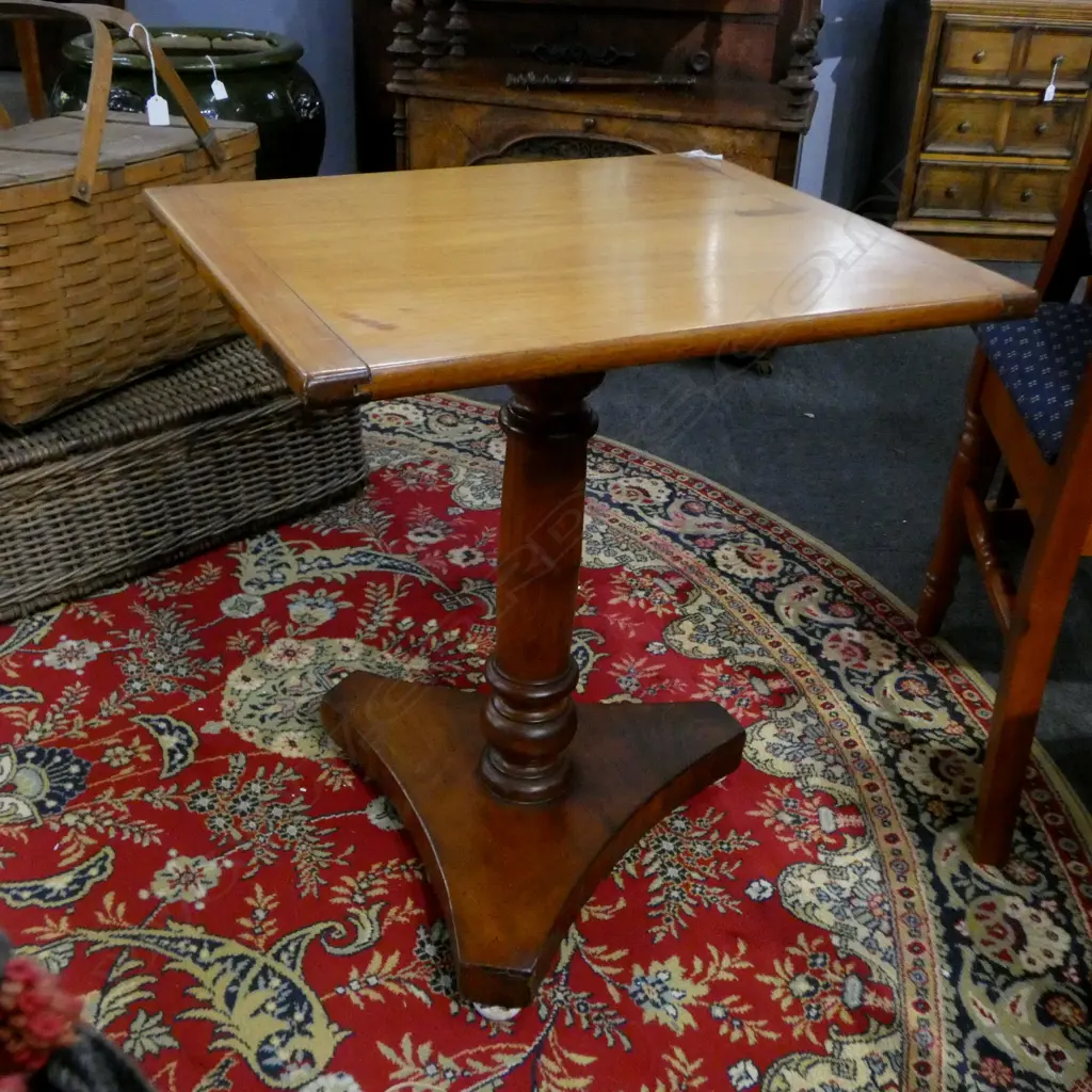 VICT MAHOGANY PED OCC SIDETABLE H640 W500MM Image 1++