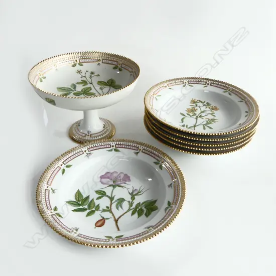 ROYAL COPENHAGEN DENMARK FAUNA DINNER CHINA; 6 BOWLS + COMPORT H.140mm