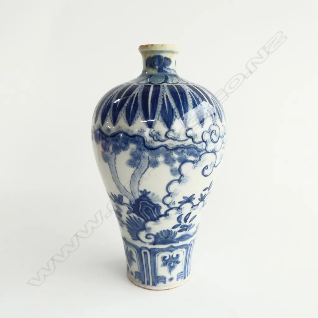 CHINESE B/W VASE H.230mm Image 1++