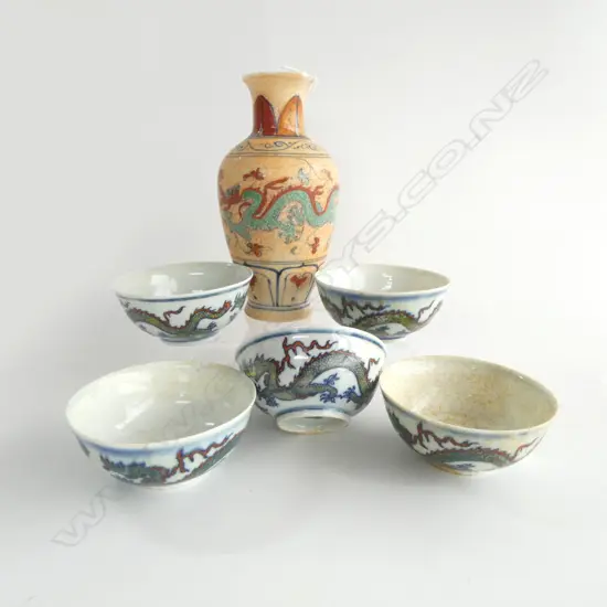 6 PCES CHINESE DUCAI; 5 TEA BOWLS + VASE H.190mm