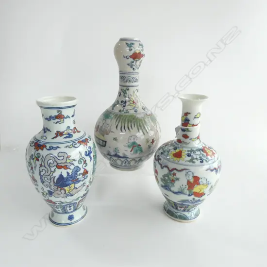 3 CHINESE DUCAI VASES H.225mm