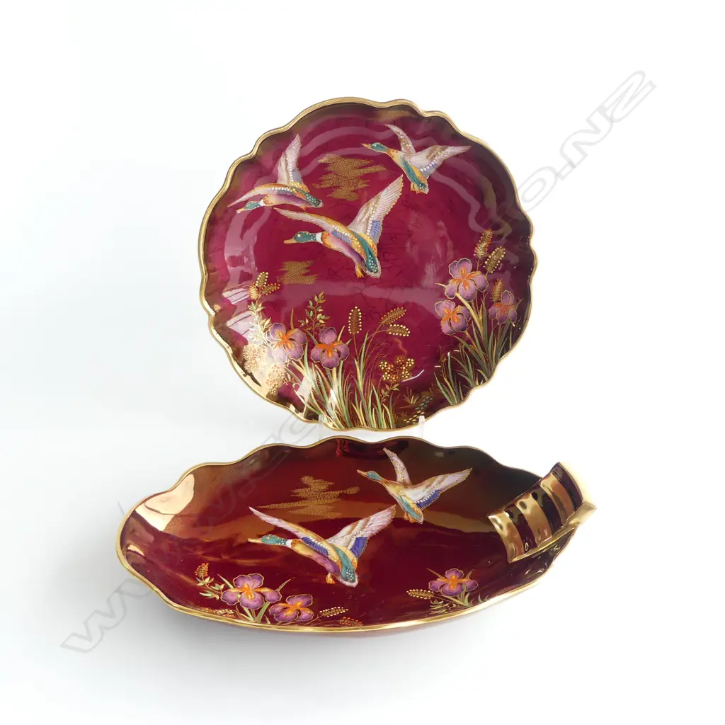 2 CARLTON WARE ROUGE ROYALE MALLARD DUCK DISHES, 235mm dia Image 1++
