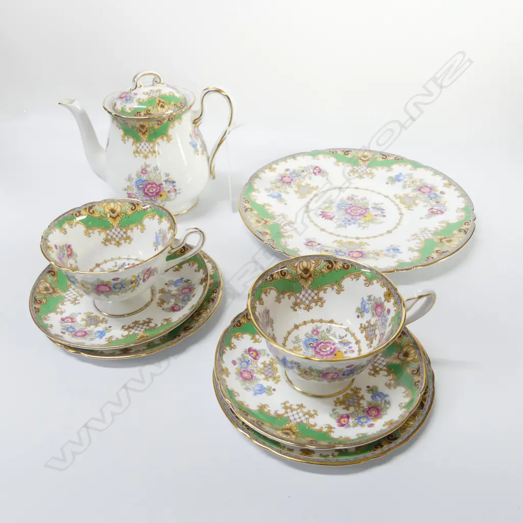 2 SHELLEY CHINA CSPS CAKE PLATE & TEAPOT SHERATON PAT Image 1++