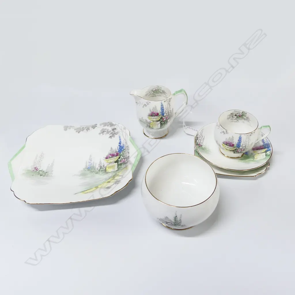 SHELLEY CHINA CSP CAKE PLATE C/SUGAR FOX GLOVE PAT Image 1++