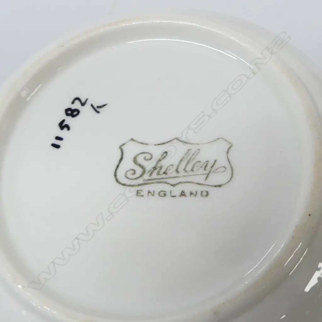 SHELLEY CHINA PART TEASET TEAPOT C/SUGAR CSP & 3 SIDE PLATES FLORAL PAT Image 1++