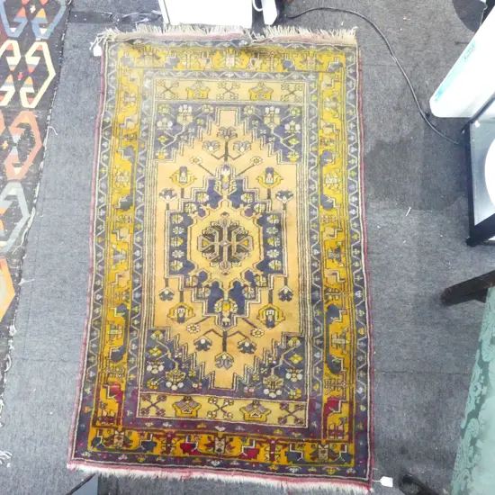 HAND KNOTTED ALL WOOL RUG 1380 X 860MM