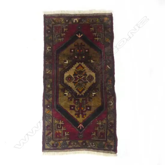 SMALL HAND KNOTTED PERSIAN RUG RED BACKGROUND L920 W480MM