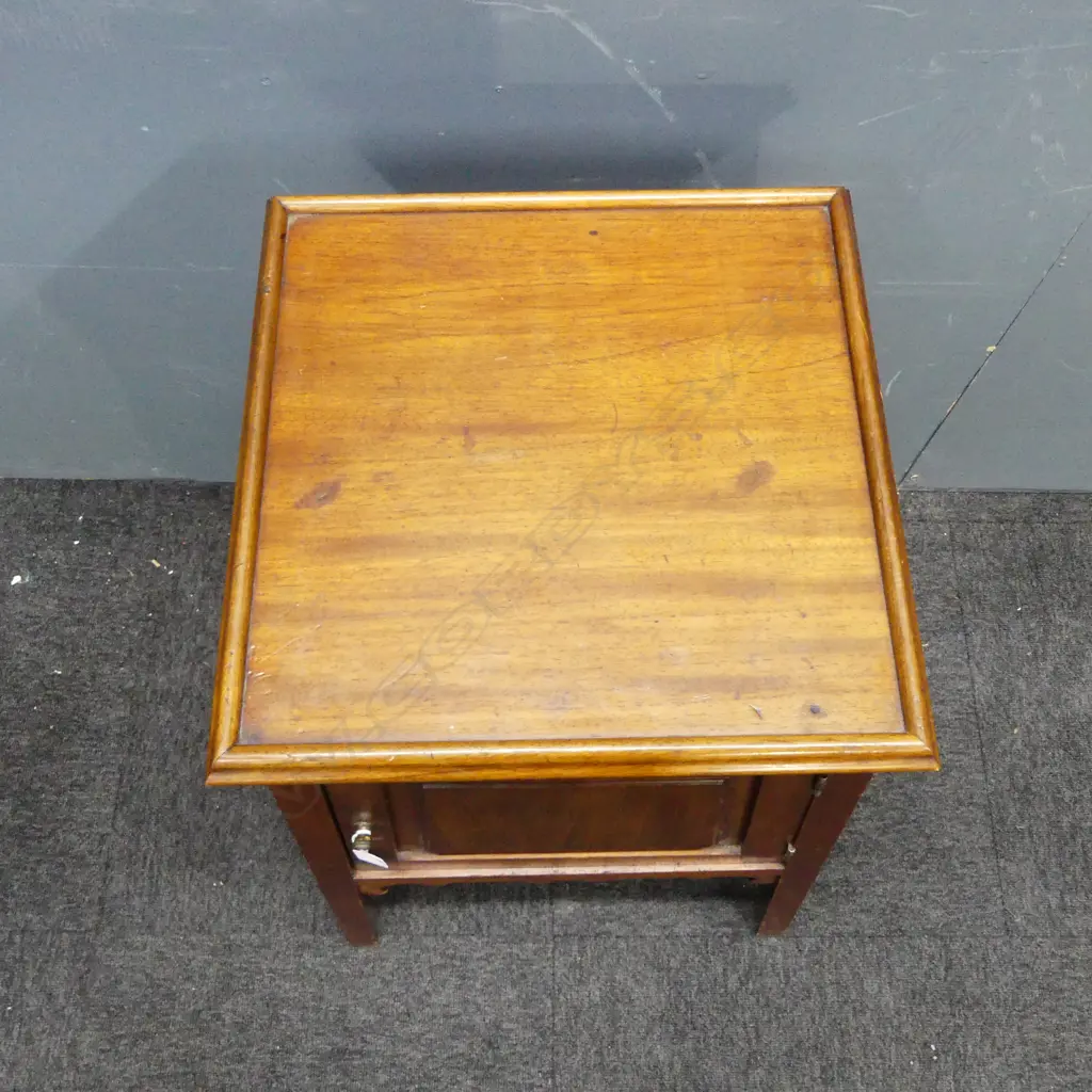 WALNUT BEDSIDE CABINET 475x470x720mm Image 1++