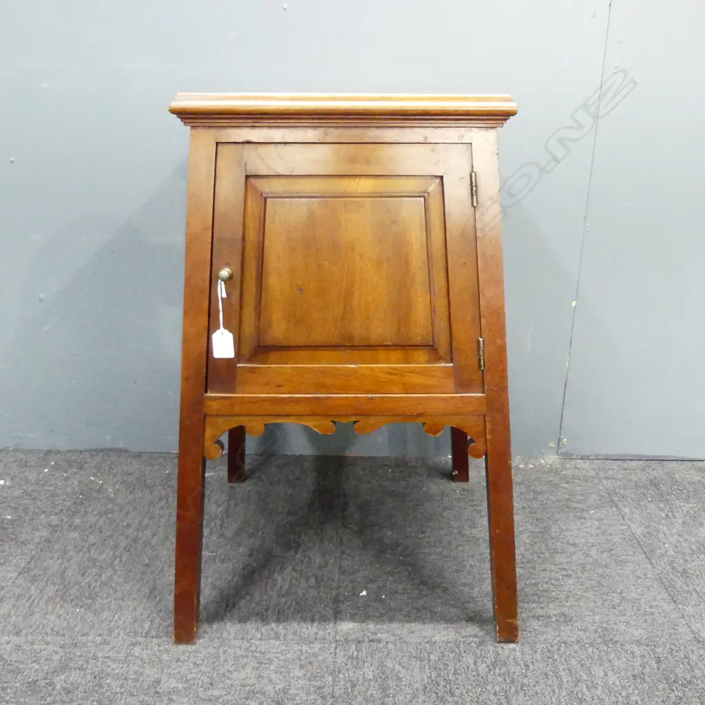 WALNUT BEDSIDE CABINET 475x470x720mm Image 1++