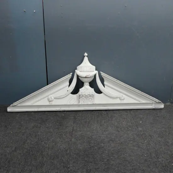 WHITE PAINTED WOODEN OVER DOOR MANTLE W.1430 H.520mm (FINIAL POINT FAULT)