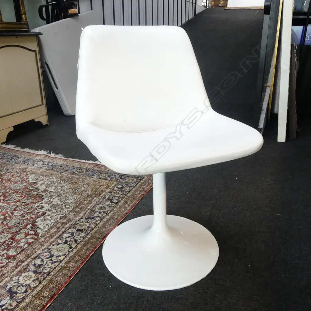 WHITE RETRO SEBEL CHAIR NZ H.770mm Image 1++