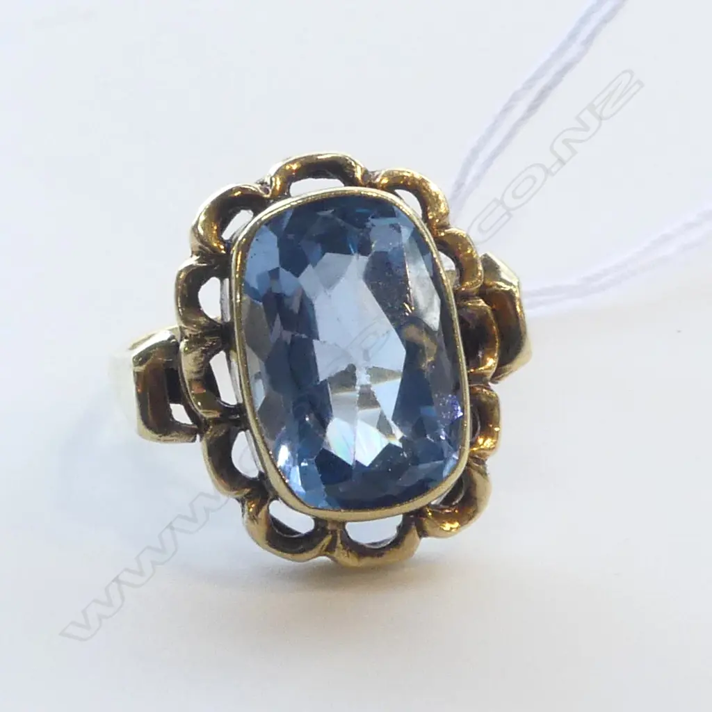 14ct  Y/GOLD SYN BLUE STONE band showing wear SIZE H1/2 (2.9gms set) Image 1++
