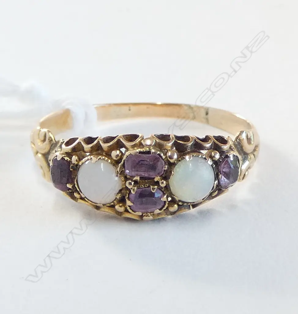 ANTIQUE 9CT GOLD OPAL AND AMETHYST RING 1.54gm SIZE O Image 1++