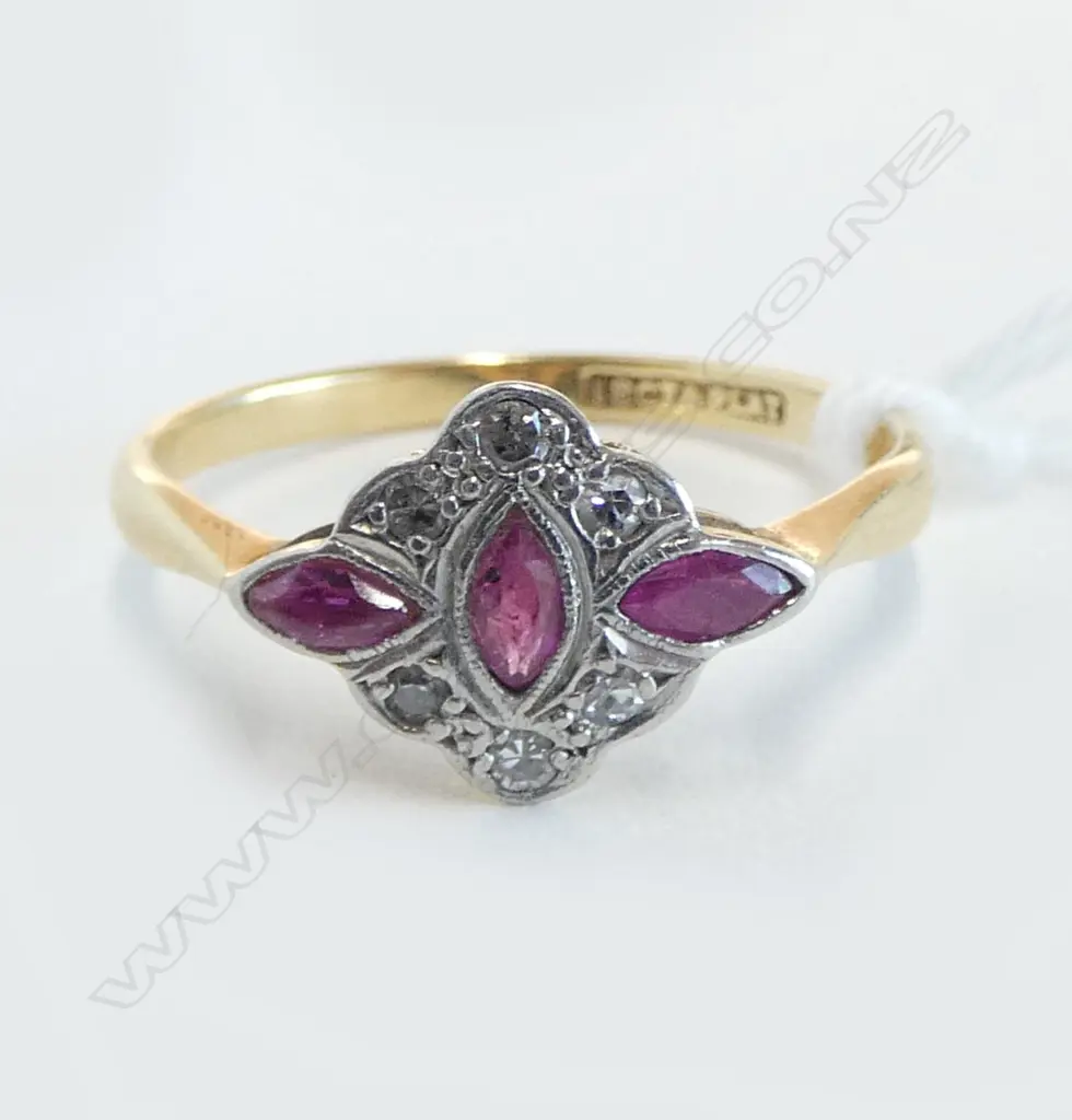 18CT GOLD RUBY AND DIAMOND ART DECO RING 2.55gm SIZE O Image 1++