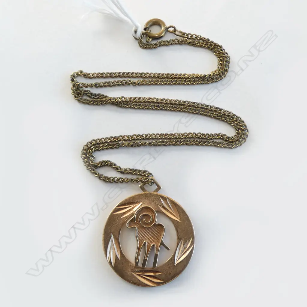 9ct VINTAGE EUROPEAN RAM PENDANT, 3.53gm, on CHAIN Image 1++