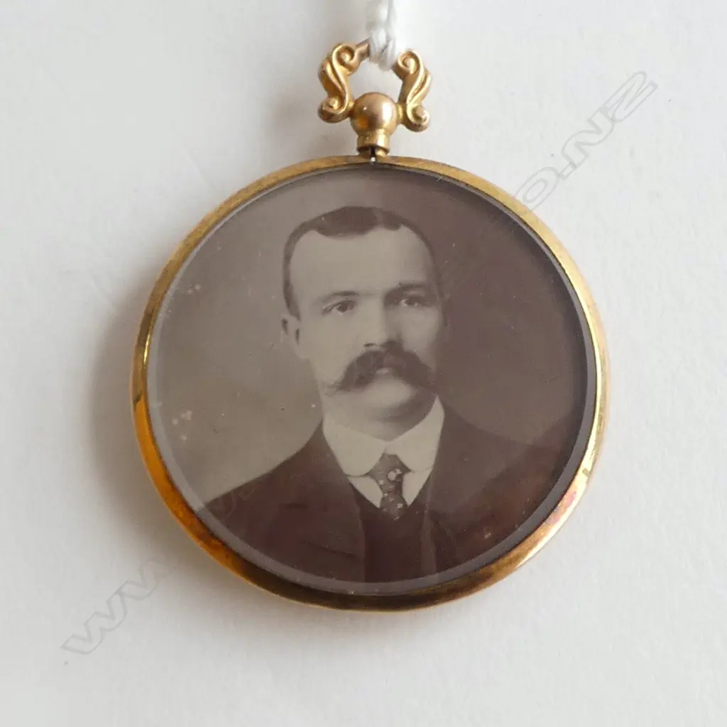 9CT GOLD PHOTO LOCKET BIRM.1906 Image 1++