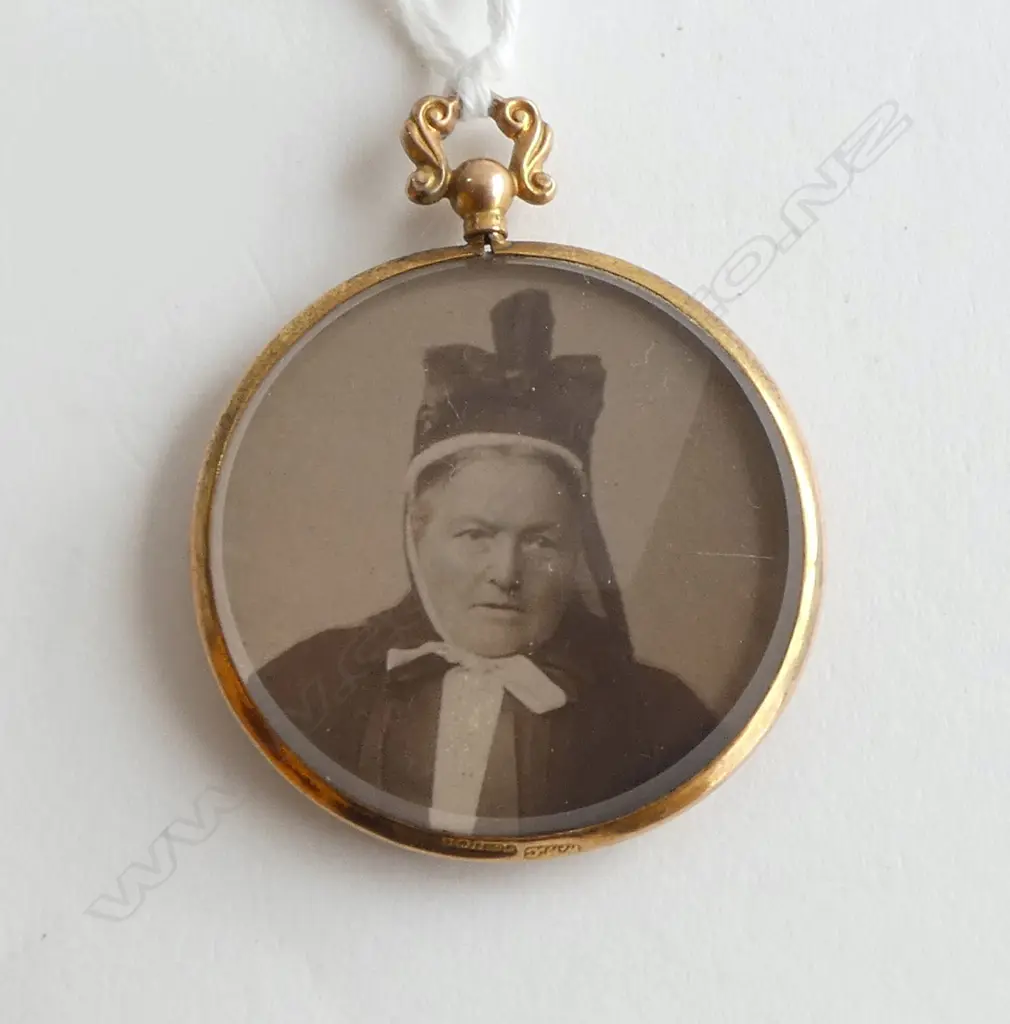 9CT GOLD PHOTO LOCKET BIRM.1906 Image 1++