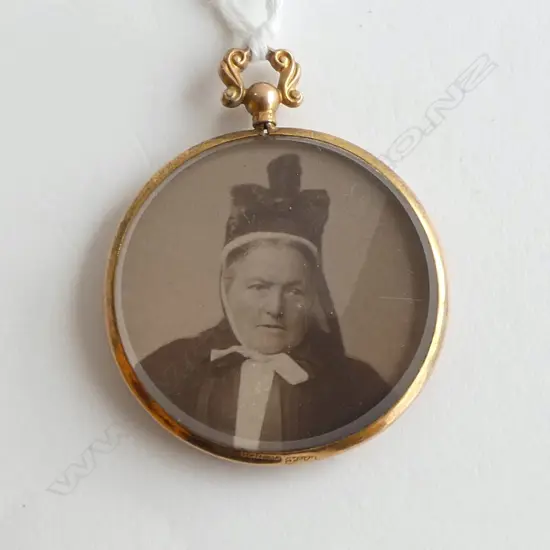 9CT GOLD PHOTO LOCKET BIRM.1906